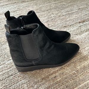 Ankle boot black pony hair size 7 women’s